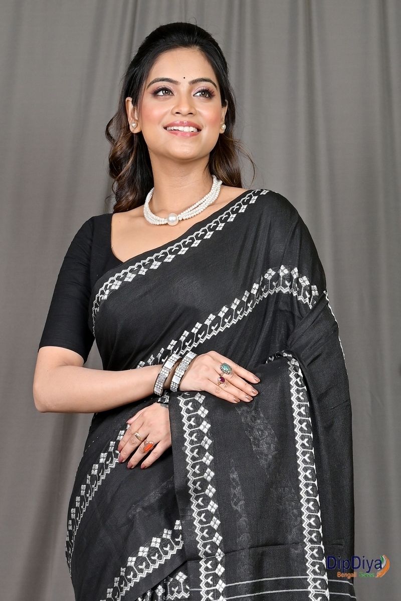 Black Cotton Blended Pareta Hand Loom Saree (307)